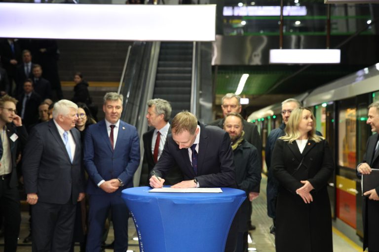 La asociación «para una Varsovia más verde» firma Memorandum durante la visita del Rey Federico a Polonia