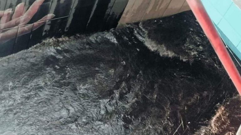 Se inunda desnivel de Circuito Interior y Oceanía por lluvias