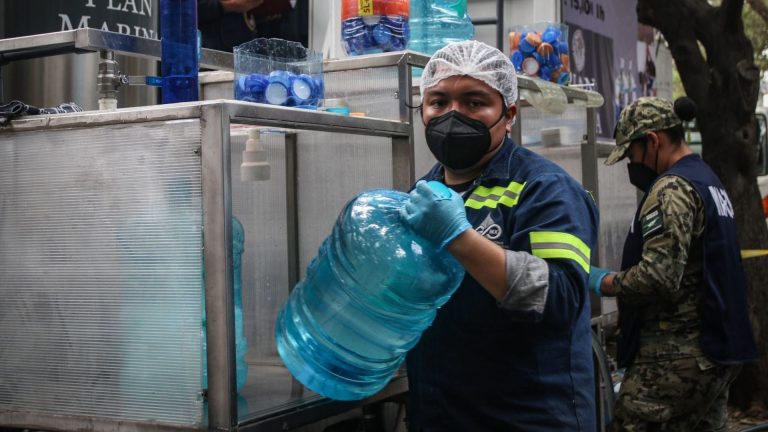 Inaugura Brugada planta garrafonera del programa Agua Bienestar