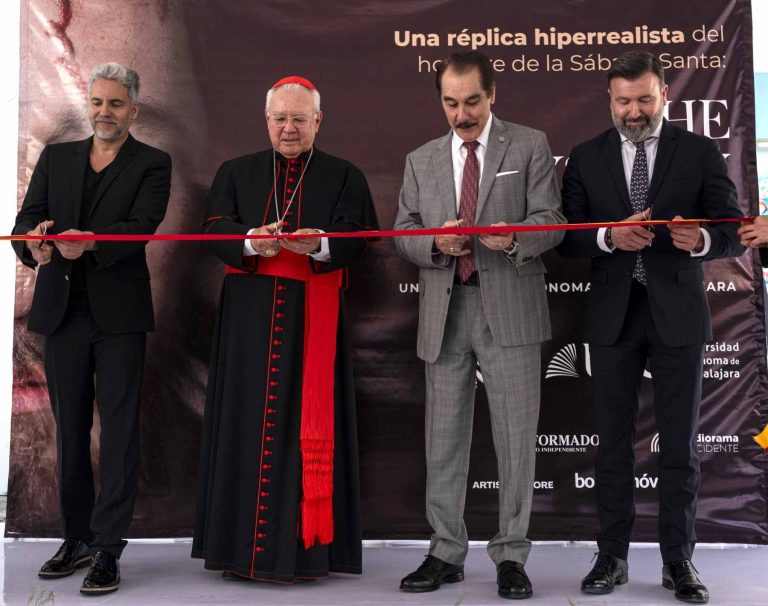 Inauguran The Mystery Man, gran exposición en la UAG