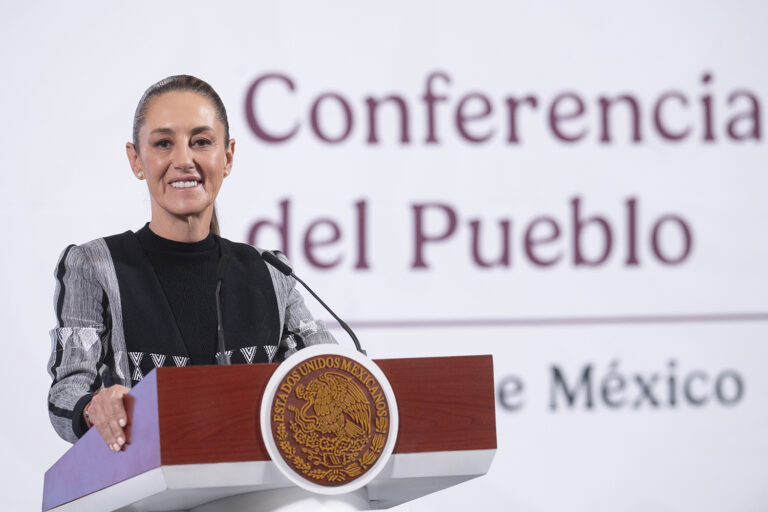 Sheinbaum felicita a los papás de México y reconoce su esfuerzo diario