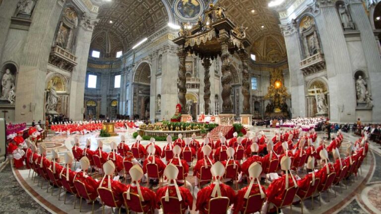 Comienza en El Vaticano la carrera por la sucesión Papal 