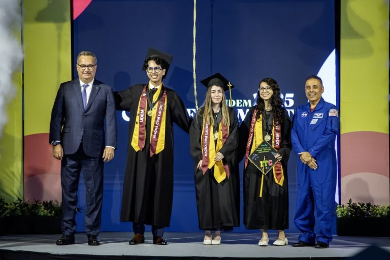 Celebran Commencement UDEM Primavera 2025 con la participación del astronauta José Hernández