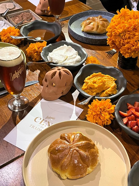 Tradición mexicana revive en Bohemia con su Pan de Muerto