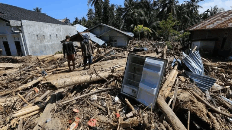 Inundaciones dejan más de mil 100 muertos en Indonesia, Sri Lanka y Tailandia